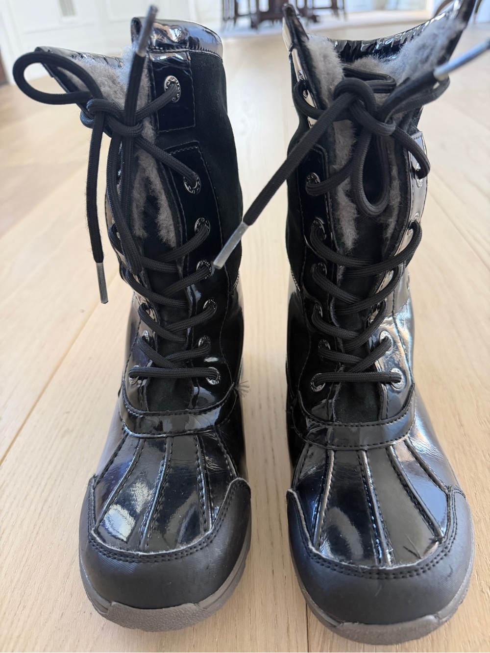 UGG Adirondack Black Patent Lace-Up Kids Rain & Snow Boots